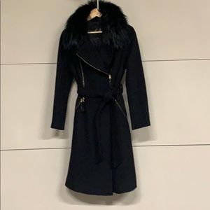 Italian design coat with natural fur. Size S